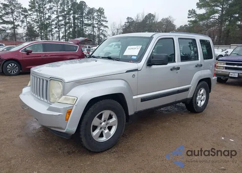 2010 Jeep Liberty Sport z USA, uszkodzony, nr VIN 1J4PN2GK7AW131728